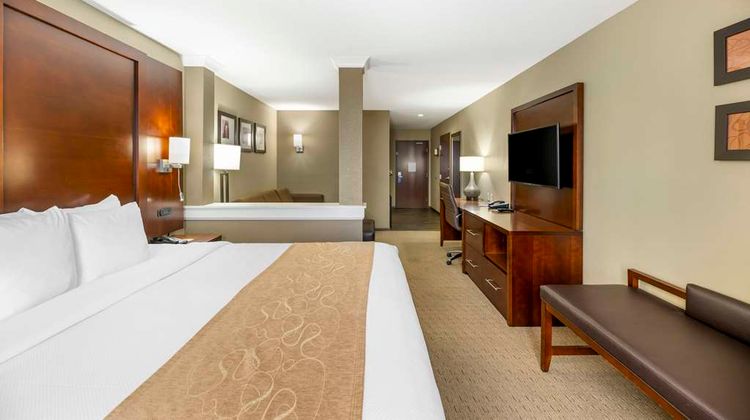 Comfort Suites Room