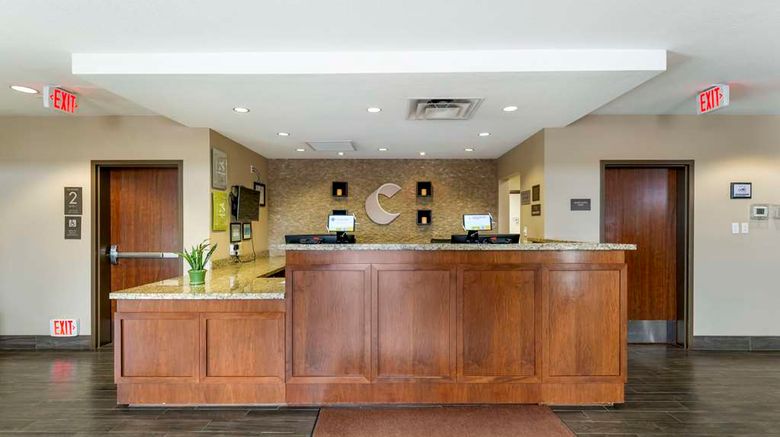 <b>Comfort Suites Lobby</b>. Images powered by <a href="https://iceportal.shijigroup.com/" title="IcePortal" target="_blank">IcePortal</a>.