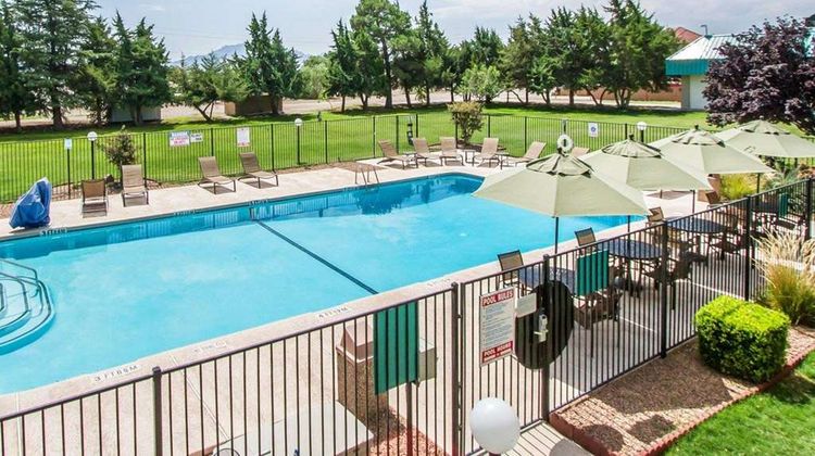 Quality Inn Deming Pool