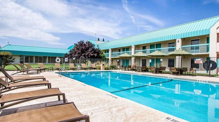 Quality Inn Deming Pool