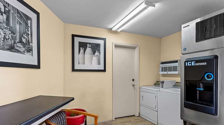 <b>Econo Lodge, Santa Rosa Other</b>. Images powered by <a href="https://iceportal.shijigroup.com/" title="IcePortal" target="_blank">IcePortal</a>.