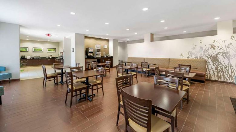 <b>Sleep Inn & Suites, Carlsbad Restaurant</b>. Images powered by <a href="https://iceportal.shijigroup.com/" title="IcePortal" target="_blank">IcePortal</a>.