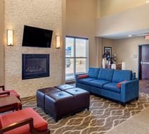 Comfort Inn and Suites Edgewood Lobby