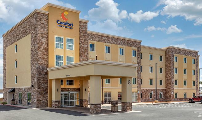 Comfort Inn and Suites Edgewood Exterior