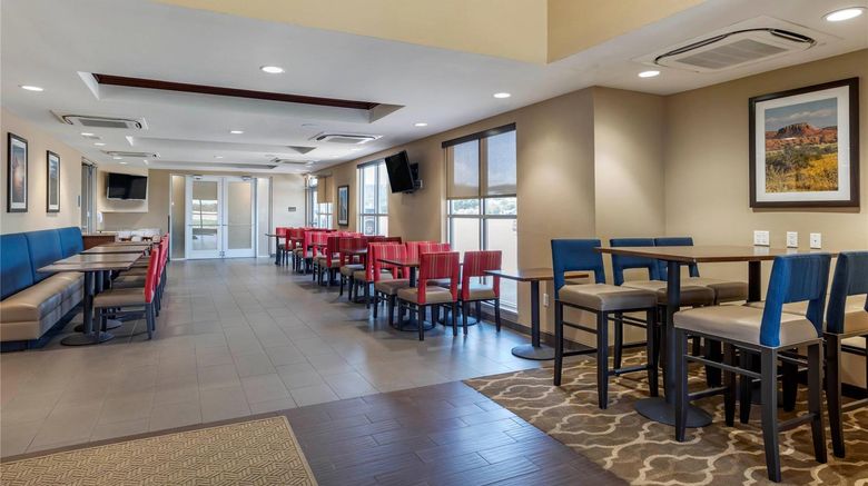 <b>Comfort Inn and Suites Edgewood Restaurant</b>. Images powered by <a href="https://iceportal.shijigroup.com/" title="IcePortal" target="_blank">IcePortal</a>.