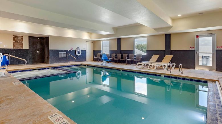 <b>Comfort Inn and Suites Edgewood Pool</b>. Images powered by <a href="https://iceportal.shijigroup.com/" title="IcePortal" target="_blank">IcePortal</a>.