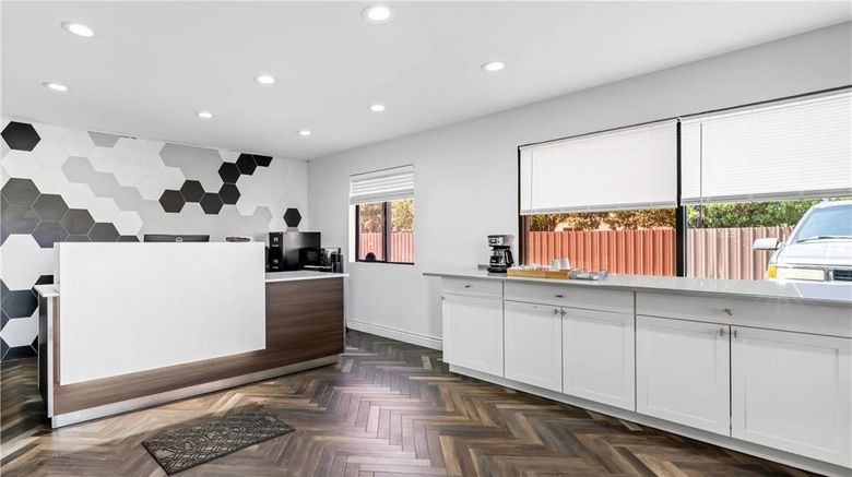<b>Rodeway Inn Carlsbad Lobby</b>. Images powered by <a href="https://iceportal.shijigroup.com/" title="IcePortal" target="_blank">IcePortal</a>.