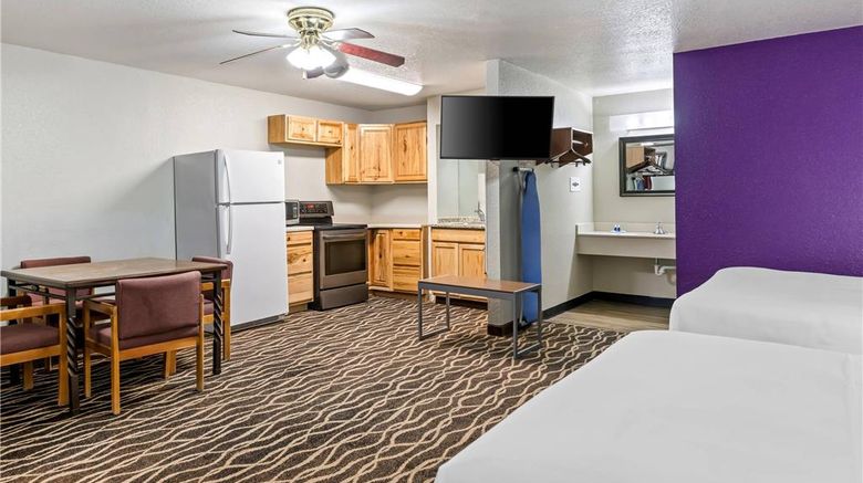 <b>Rodeway Inn Carlsbad Suite</b>. Images powered by <a href="https://iceportal.shijigroup.com/" title="IcePortal" target="_blank">IcePortal</a>.