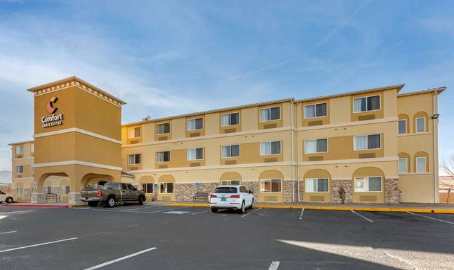 Comfort Inn & Suites Exterior