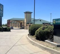 Quality Inn Exterior