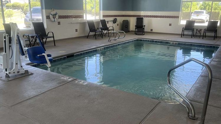 Quality Inn Pool