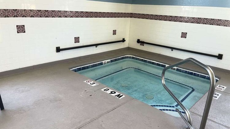 Quality Inn Pool