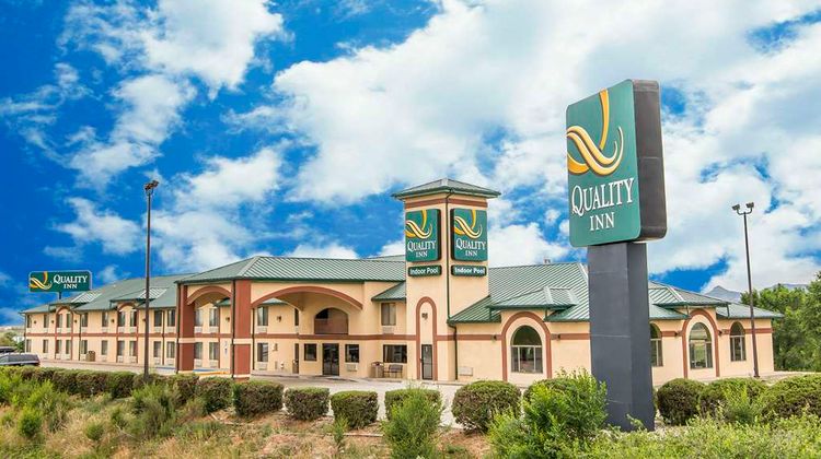 Quality Inn Exterior