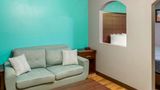Econo Lodge West Suite