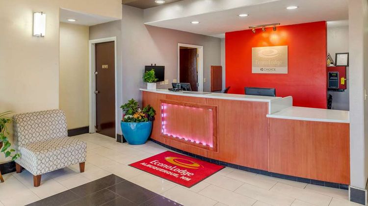 Econo Lodge West Lobby