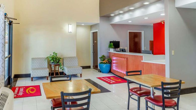<b>Econo Lodge West Lobby</b>. Images powered by <a href="https://iceportal.shijigroup.com/" title="IcePortal" target="_blank">IcePortal</a>.