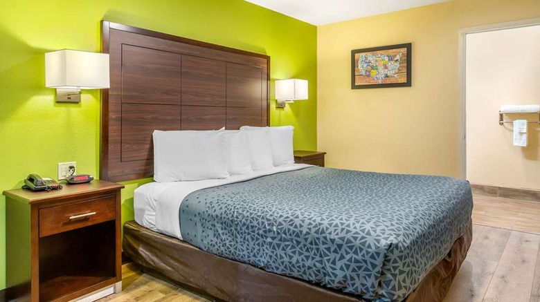 <b>Econo Lodge West Room</b>. Images powered by <a href="https://iceportal.shijigroup.com/" title="IcePortal" target="_blank">IcePortal</a>.