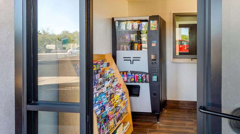 <b>Econo Lodge West Other</b>. Images powered by <a href="https://iceportal.shijigroup.com/" title="IcePortal" target="_blank">IcePortal</a>.