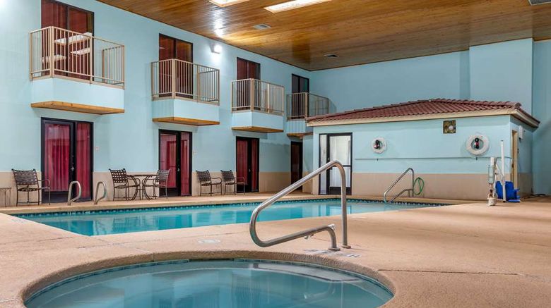 <b>Econo Lodge West Pool</b>. Images powered by <a href="https://iceportal.shijigroup.com/" title="IcePortal" target="_blank">IcePortal</a>.