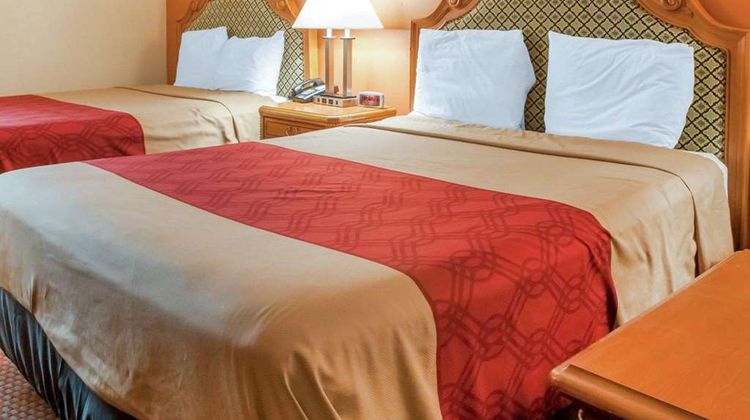 Econo Lodge Room