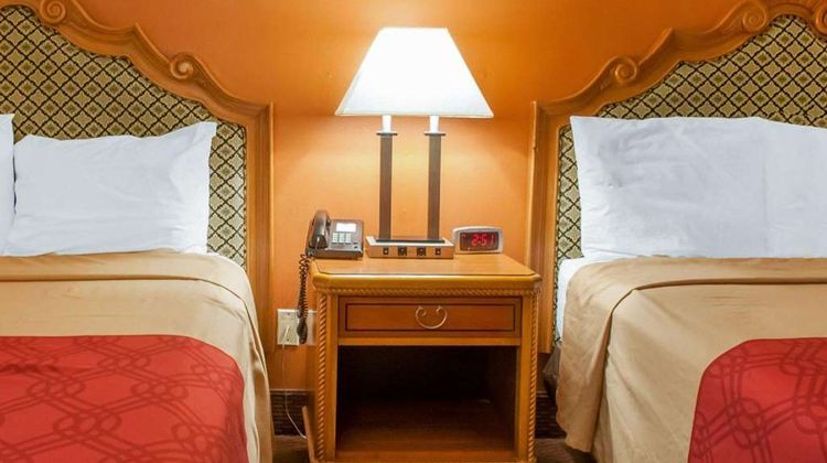 Econo Lodge Room