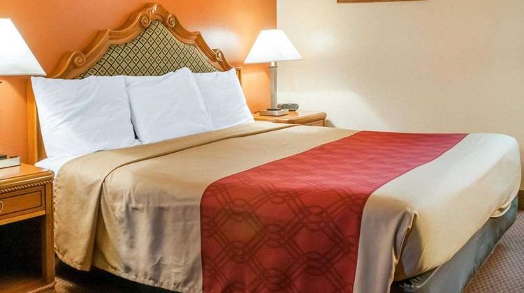 Econo Lodge Room