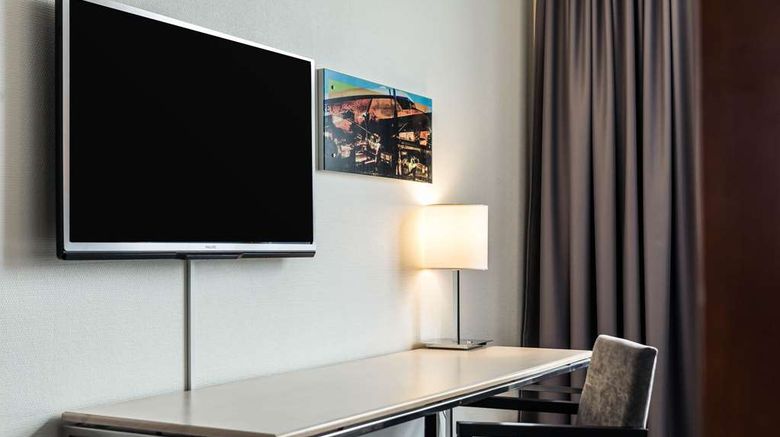 <b>Quality Airport Hotel Room</b>. Images powered by <a href="https://iceportal.shijigroup.com/" title="IcePortal" target="_blank">IcePortal</a>.