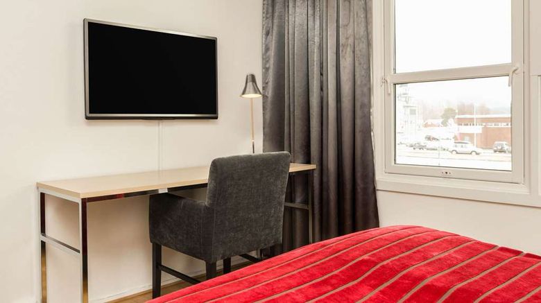 <b>Quality Airport Hotel Room</b>. Images powered by <a href="https://iceportal.shijigroup.com/" title="IcePortal" target="_blank">IcePortal</a>.