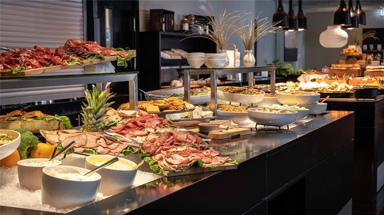 Quality Airport Hotel Restaurant