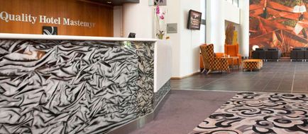 Quality Hotel Entry Lobby