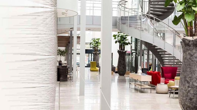 <b>Quality Hotel Edvard Grieg Lobby</b>. Images powered by <a href="https://iceportal.shijigroup.com/" title="IcePortal" target="_blank">IcePortal</a>.