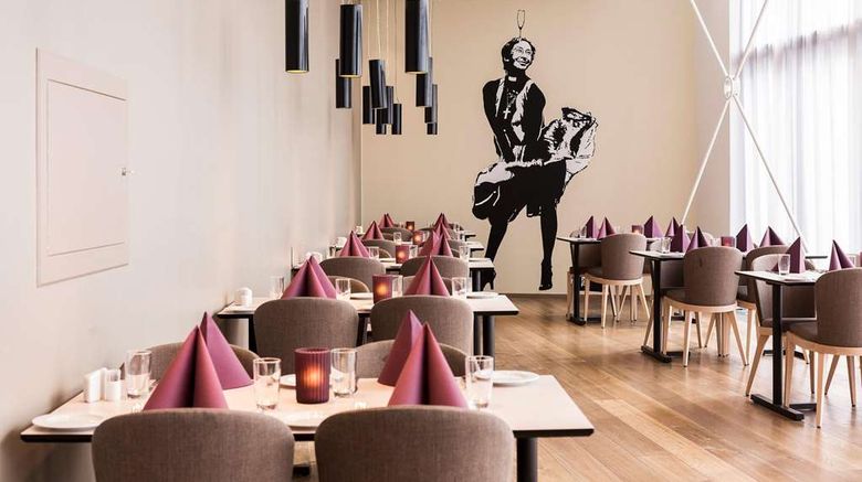 <b>Quality Hotel Edvard Grieg Restaurant</b>. Images powered by <a href="https://iceportal.shijigroup.com/" title="IcePortal" target="_blank">IcePortal</a>.
