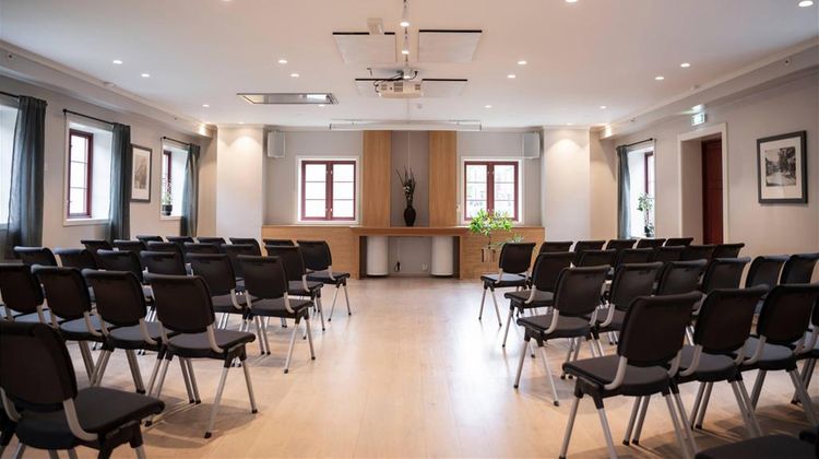 Home Hotel Hammer Meeting