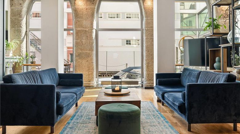 <b>Clarion Hotel Admiral Lobby</b>. Images powered by <a href="https://iceportal.shijigroup.com/" title="IcePortal" target="_blank">IcePortal</a>.