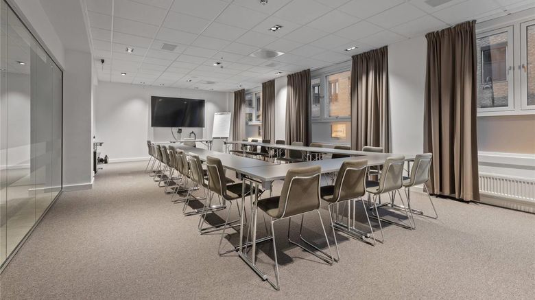 <b>Home Hotel Astoria Meeting</b>. Images powered by <a href="https://iceportal.shijigroup.com/" title="IcePortal" target="_blank">IcePortal</a>.
