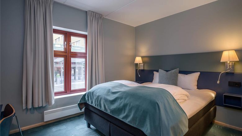 <b>Quality Hotel Room</b>. Images powered by <a href="https://iceportal.shijigroup.com/" title="IcePortal" target="_blank">IcePortal</a>.