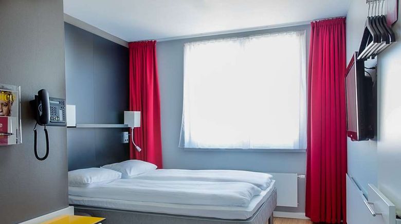 <b>Comfort Hotel Xpress Room</b>. Images powered by <a href="https://iceportal.shijigroup.com/" title="IcePortal" target="_blank">IcePortal</a>.