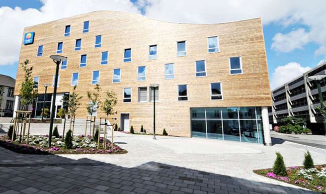 Comfort Hotel Square Exterior