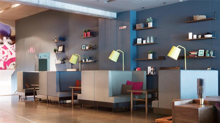Comfort Hotel Square Lobby