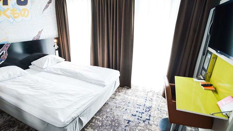 <b>Comfort Hotel Grand Central Room</b>. Images powered by <a href="https://iceportal.shijigroup.com/" title="IcePortal" target="_blank">IcePortal</a>.