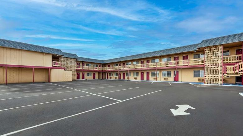 <b>Econo Lodge Exterior</b>. Images powered by <a href="https://iceportal.shijigroup.com/" title="IcePortal" target="_blank">IcePortal</a>.