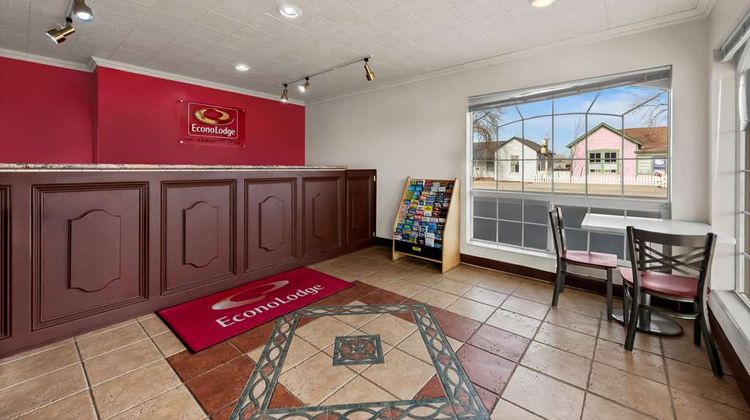 Econo Lodge Lobby