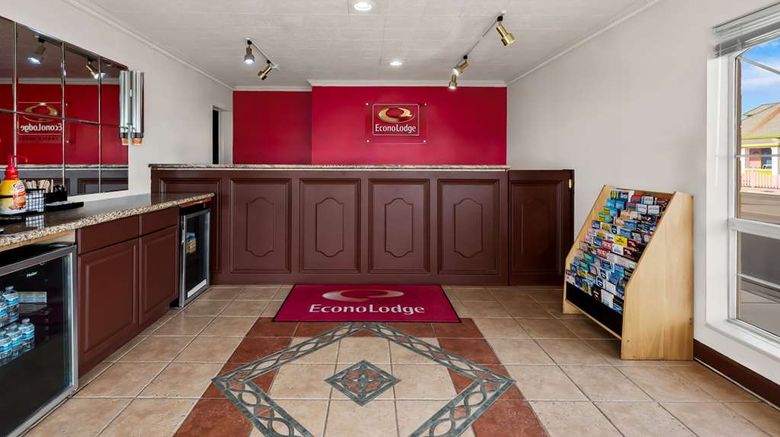 <b>Econo Lodge Lobby</b>. Images powered by <a href="https://iceportal.shijigroup.com/" title="IcePortal" target="_blank">IcePortal</a>.