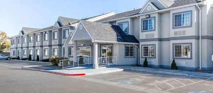 Quality Inn & Suites Exterior