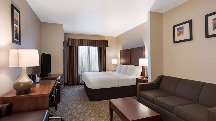 Comfort Inn & Suites Las Vegas Nellis Suite