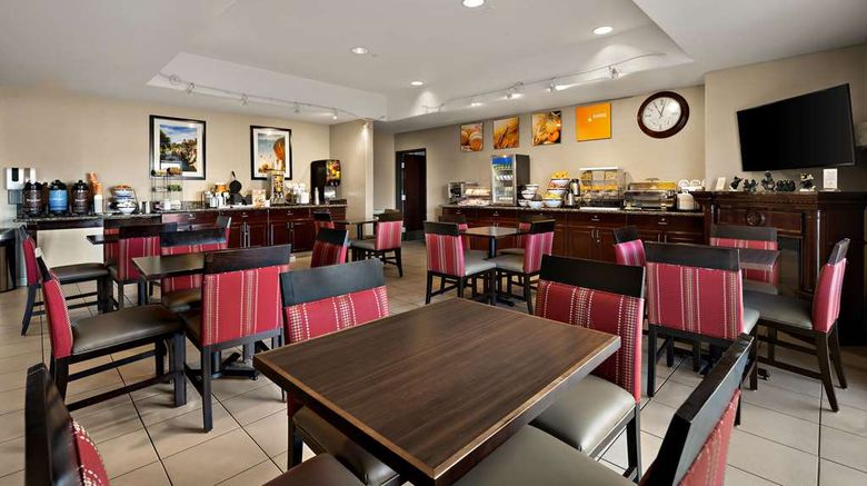 <b>Comfort Inn & Suites Airport Restaurant</b>. Images powered by <a href="https://iceportal.shijigroup.com/" title="IcePortal" target="_blank">IcePortal</a>.