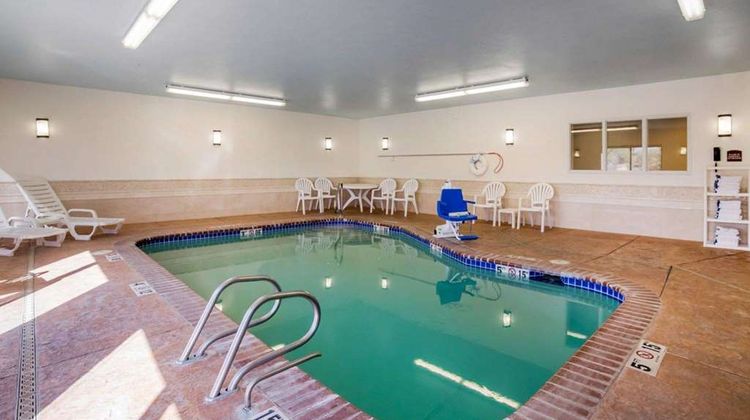 Comfort Suites Pool
