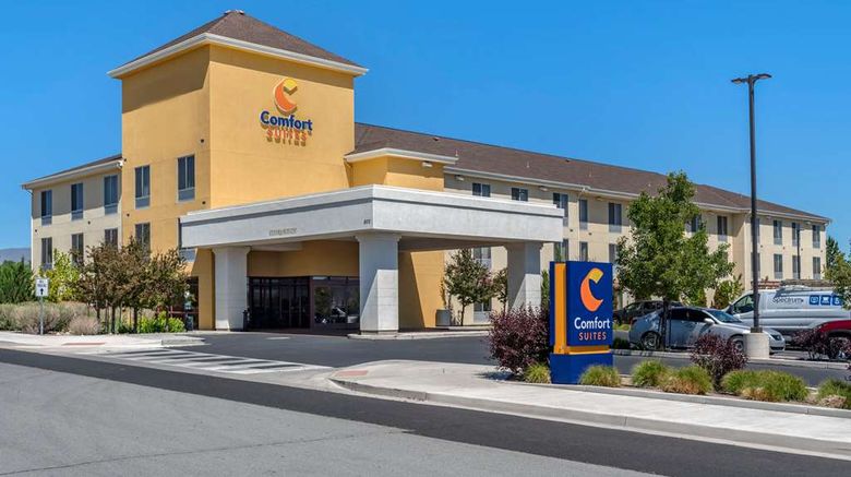 <b>Comfort Suites Exterior</b>. Images powered by <a href="https://iceportal.shijigroup.com/" title="IcePortal" target="_blank">IcePortal</a>.