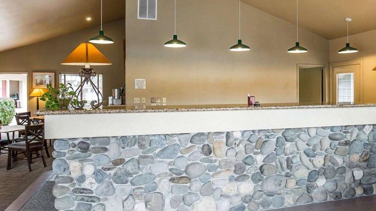 Quality Inn & Suites Minden Lobby