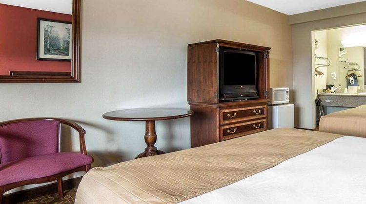 Quality Inn & Suites Minden Room